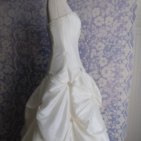 Maggie Sottero Couture Capriu J926 sleeveless wedding dress - Picture 8 of 14